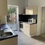 Have-a-nice-stay - Monteurunterkunft - Einzelbetten - Bad - Kueche - Parkplatz Διαμέρισμα