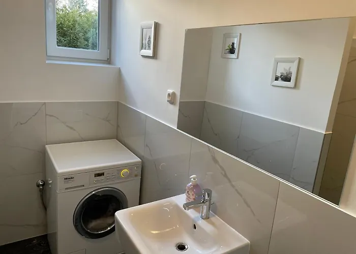 Have-a-nice-stay - Monteurunterkunft - Einzelbetten - Bad - Kueche - Parkplatz * Gross Niendorf (Schleswig-Holstein)