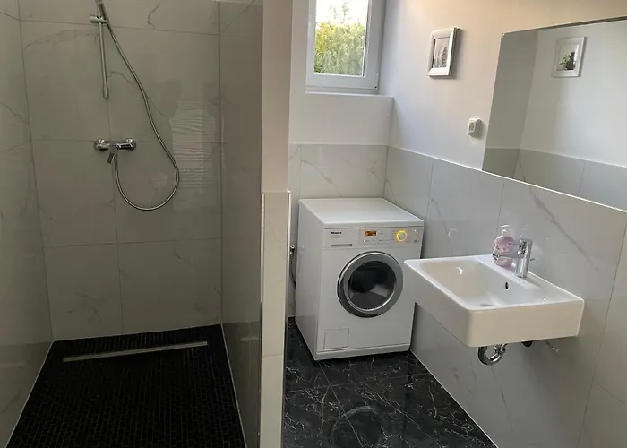 Have-a-nice-stay - Monteurunterkunft - Einzelbetten - Bad - Kueche - Parkplatz Lejlighed Gross Niendorf (Schleswig-Holstein)